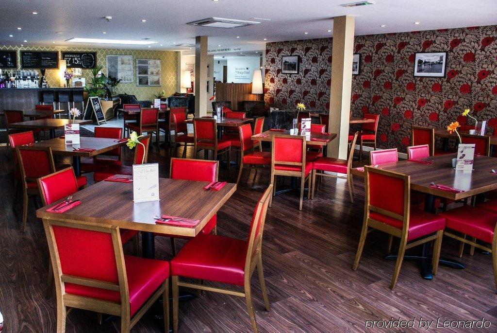 The Bridge Hotel Chertsey Exterior foto