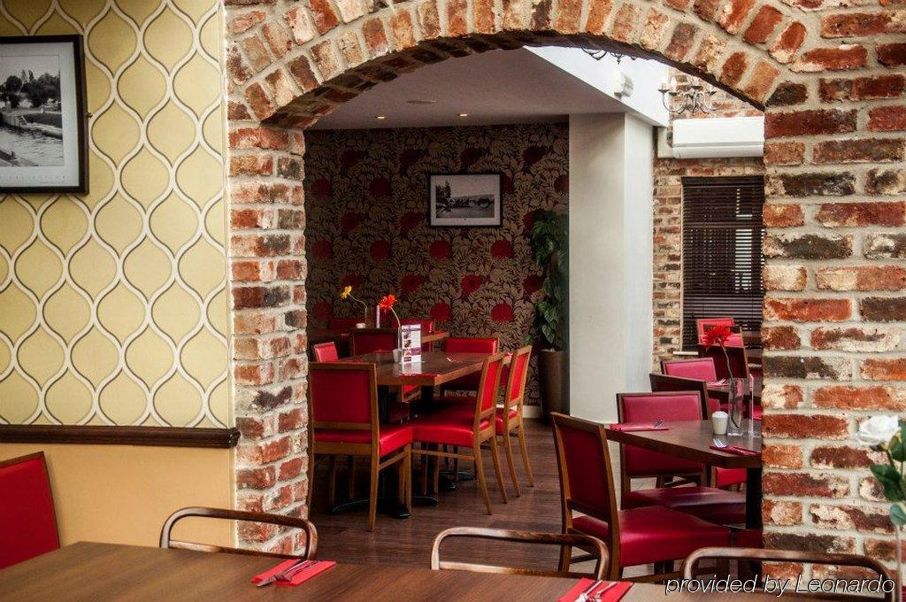 The Bridge Hotel Chertsey Exterior foto