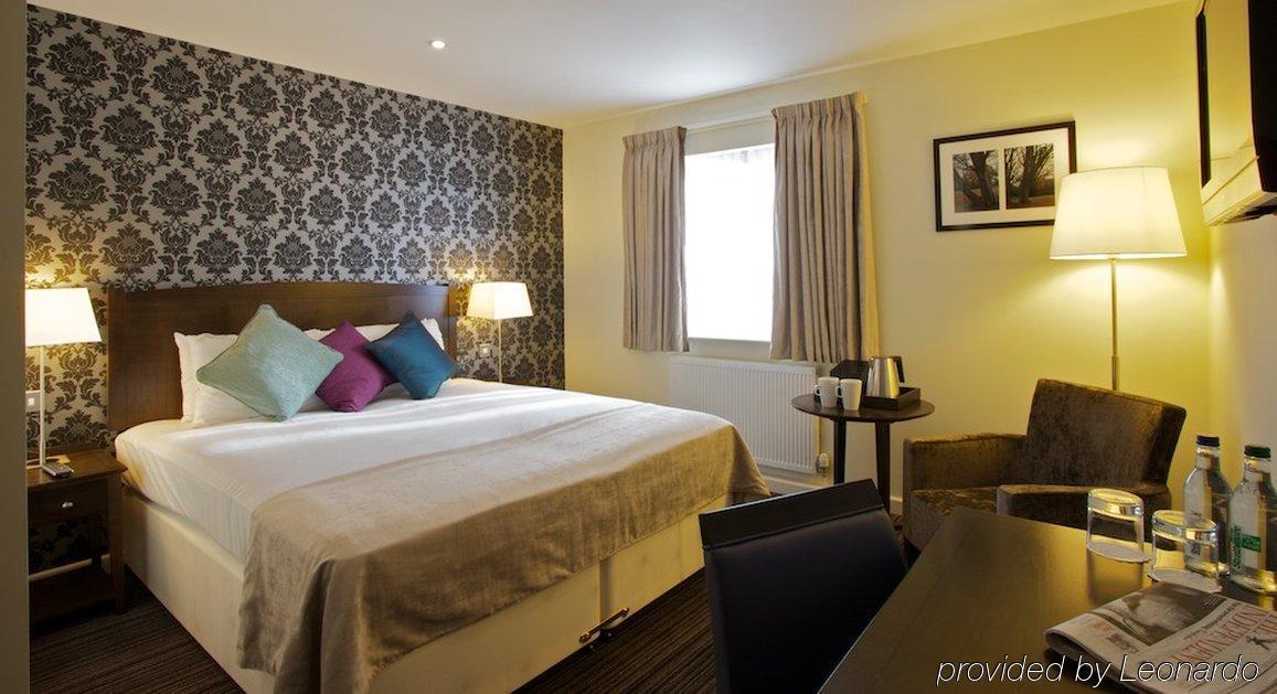 The Bridge Hotel Chertsey Exterior foto